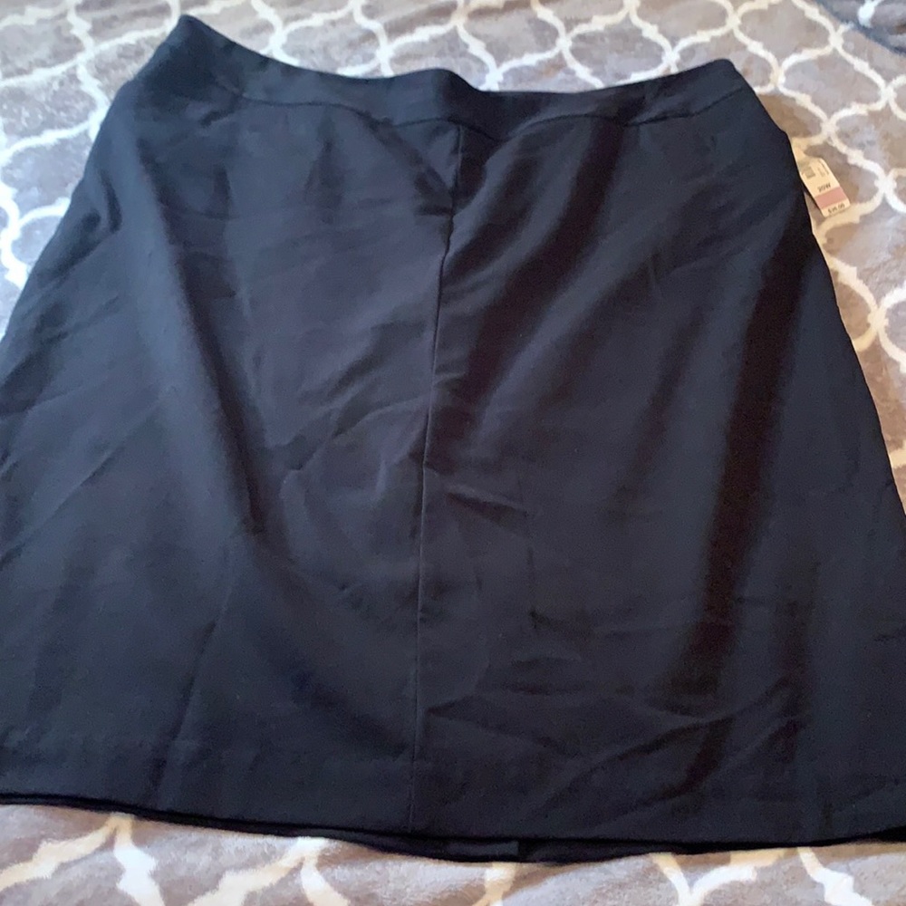 Worthington 20w black career skirt NWT *has pockets!*